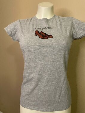 Good Witch Bad Witch Gray Graphic Tee with Shoe graphics M 🖤👠